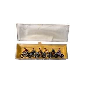 Preiser HO Scale 91 People on Bicycles 6 Figures Vintage Made in Germany 9MP